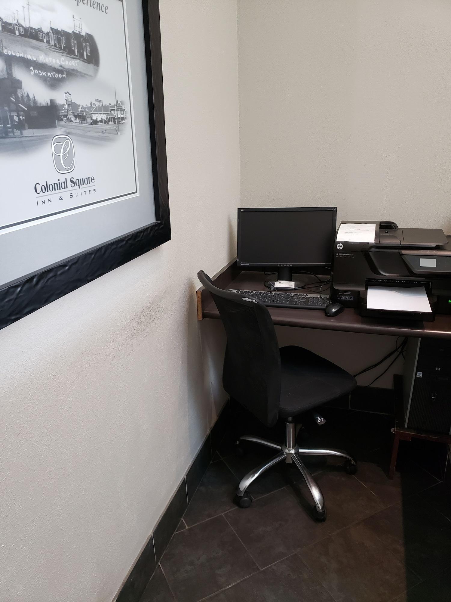 Colonial Square Inn & Suites Saskatoon Luaran gambar