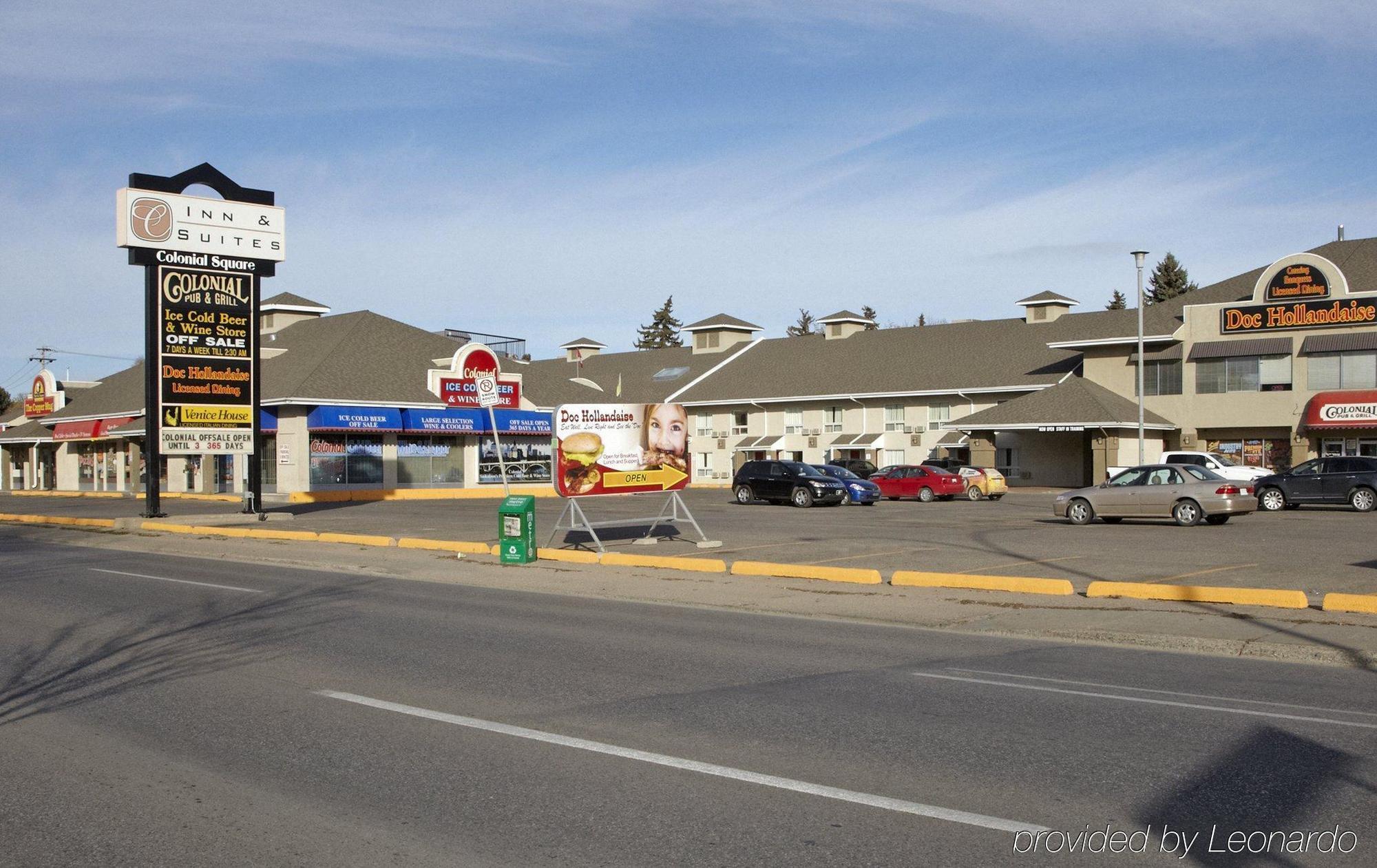 Colonial Square Inn & Suites Saskatoon Luaran gambar