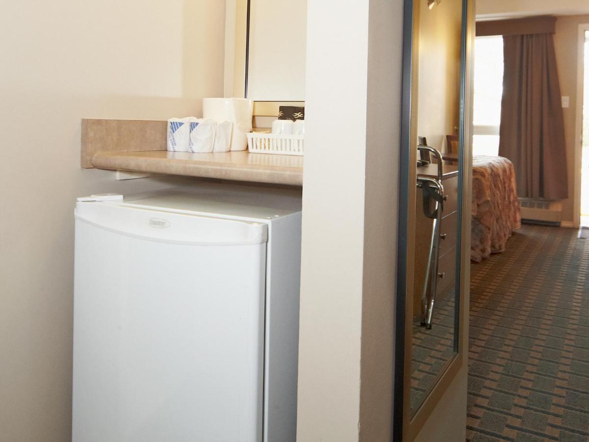 Colonial Square Inn & Suites Saskatoon Bilik gambar